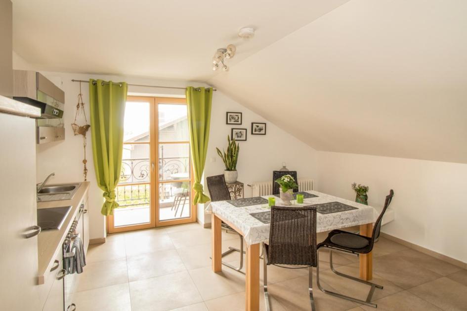 Villa Auf'M Reifnhof à Riedering Extérieur photo